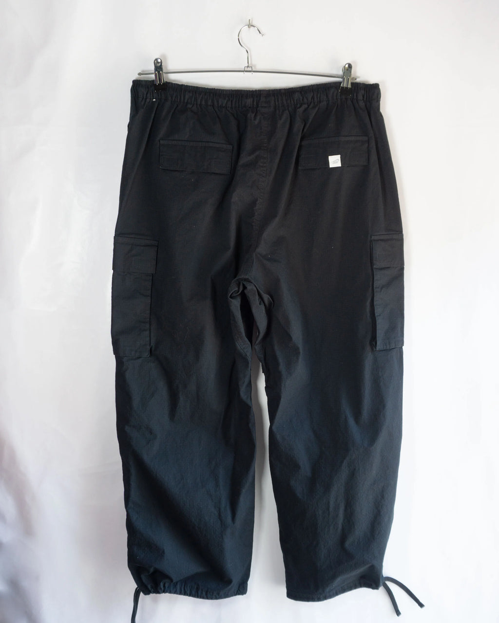 Pantalón Cargo Nike Nylon Parachute Negro — Talla L