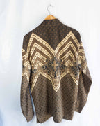 Camisa Vintage Marrón con Estampado Étnico — Talla XL