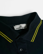 Polo Stone Island Negro con Borde Amarillo — Talla S