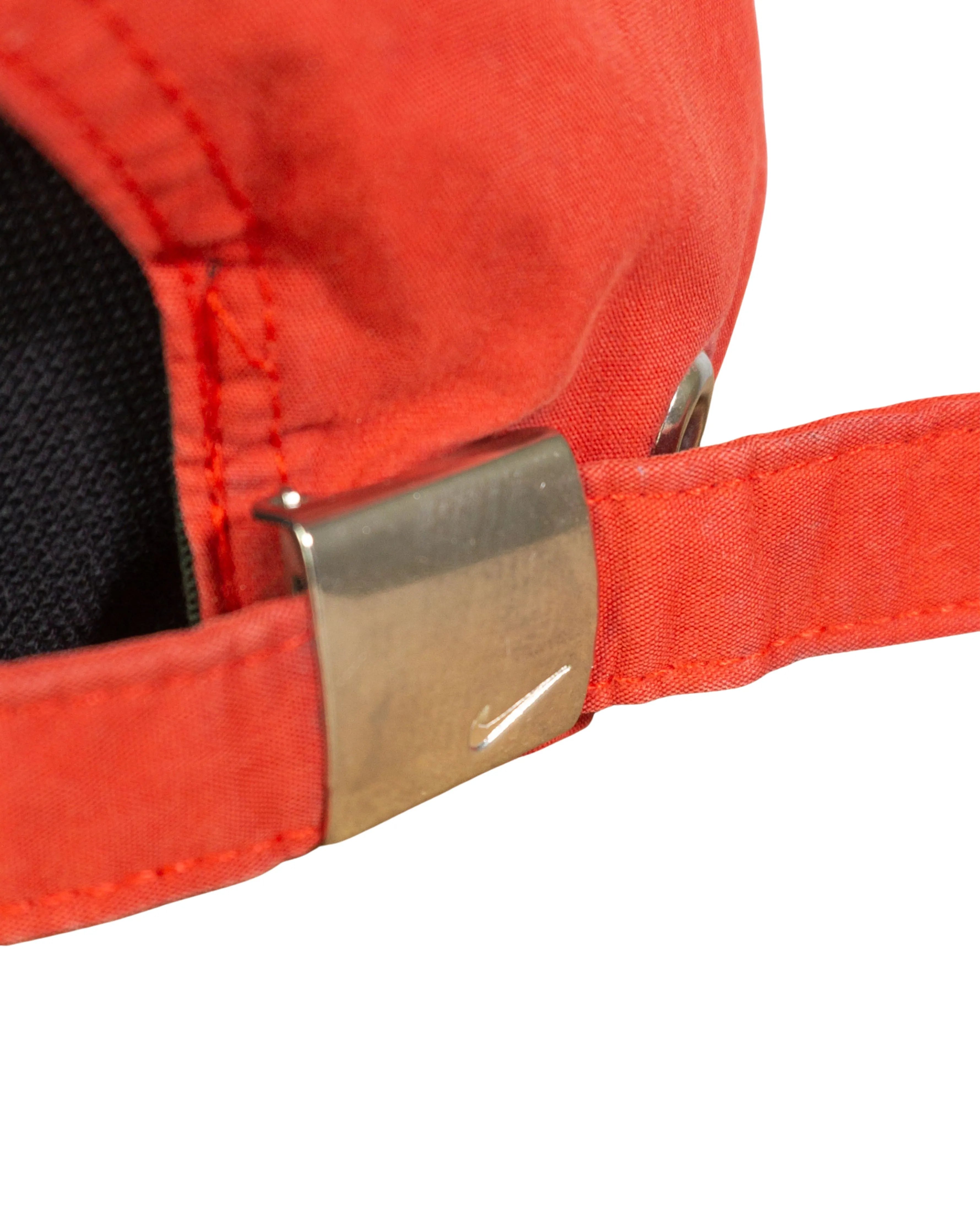 Gorra Nike Metal Swoosh Roja Vintage 00s — Talla M
