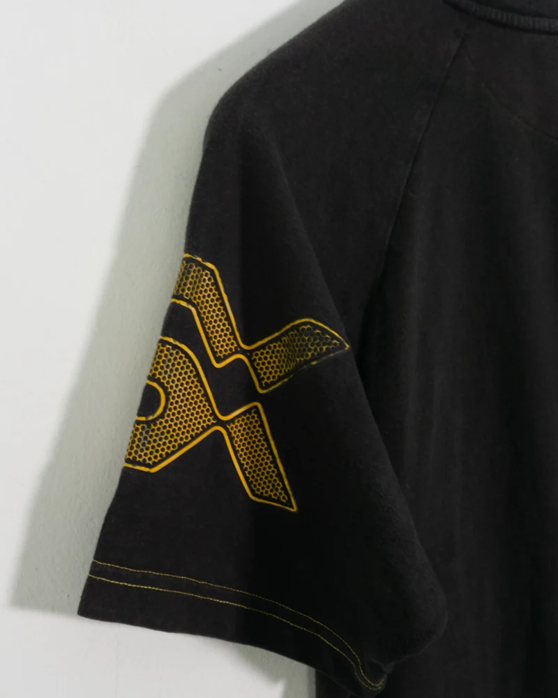 Camiseta Umbro vintage 00s negro sun fade L - Imagen 4