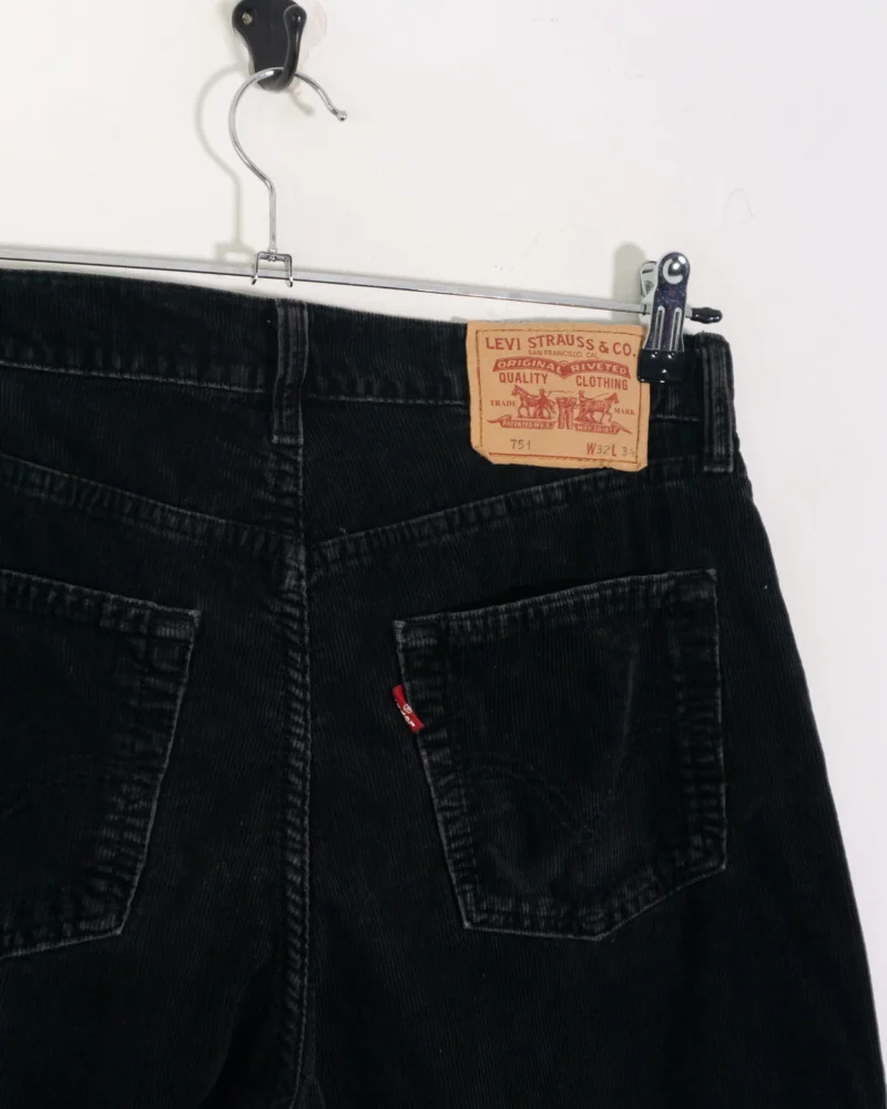 Pantalón de pana Levis 751 negro W32 - Imagen 3