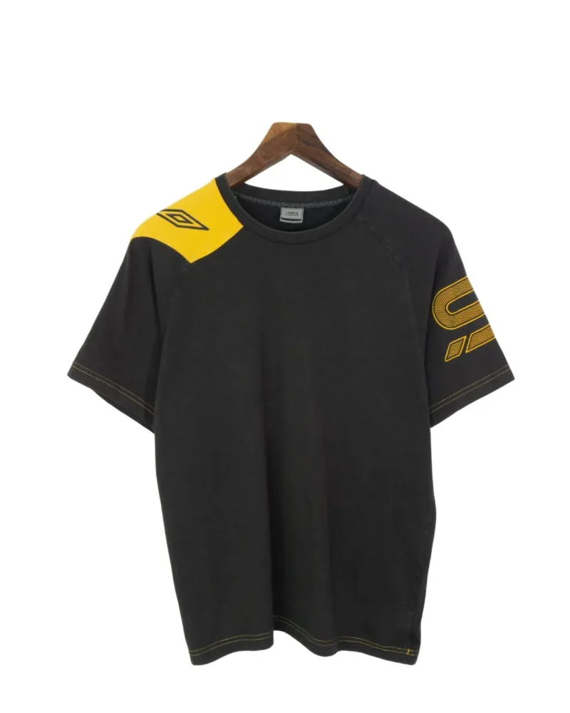 Camiseta Umbro vintage 00s negro sun fade L