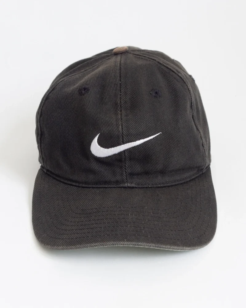 Gorra Nike vintage 90s negra sun-fade - Imagen 2