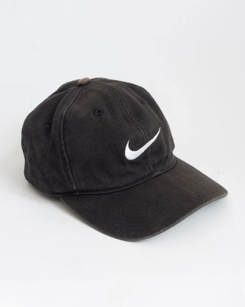 Gorra Nike vintage 90s negra sun-fade - Imagen 3