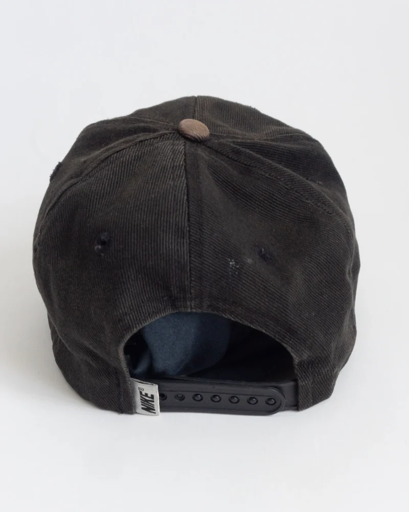 Gorra Nike vintage 90s negra sun-fade - Imagen 5
