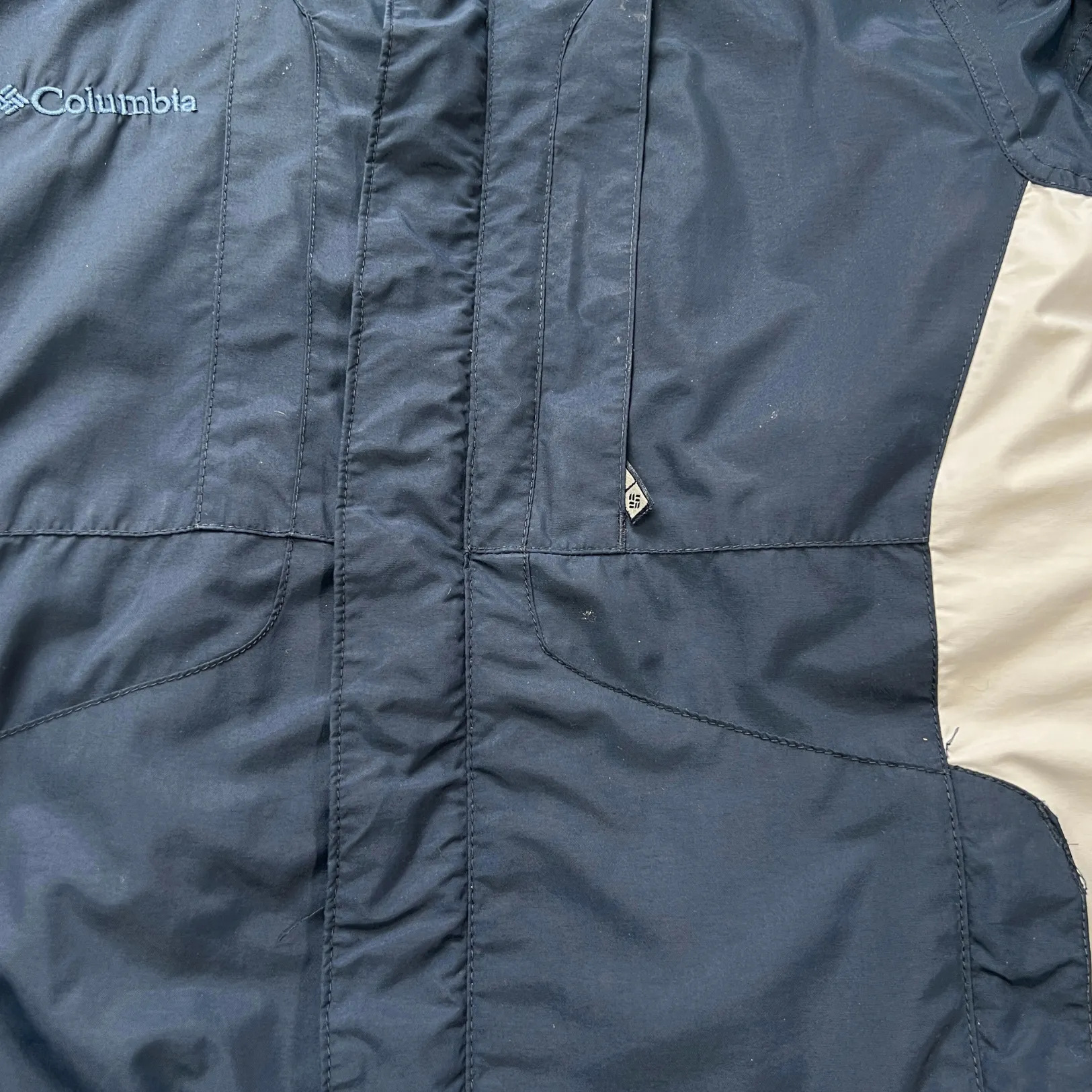 Abrigo Columbia vintage 00s azul marino/gris M - Lacaie Vintage Abrigo Columbia vintage 00s azul marino/gris M - Imagen 6 - Lacaie Vintage