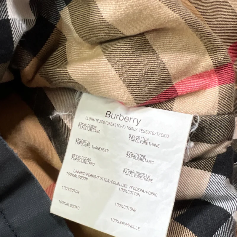 Chaqueta Burberrys vintage 00s azul marino 50 - Imagen 4 - Lacaie Vintage
