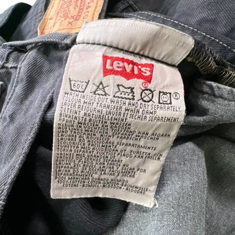 Vaquero Levis 501 vintage 00s azul marino W34 - Imagen 6 - Lacaie Vintage