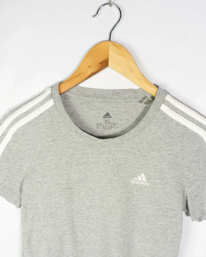 Camiseta mujer Adidas gris XS - Imagen 2 - Lacaie Vintage