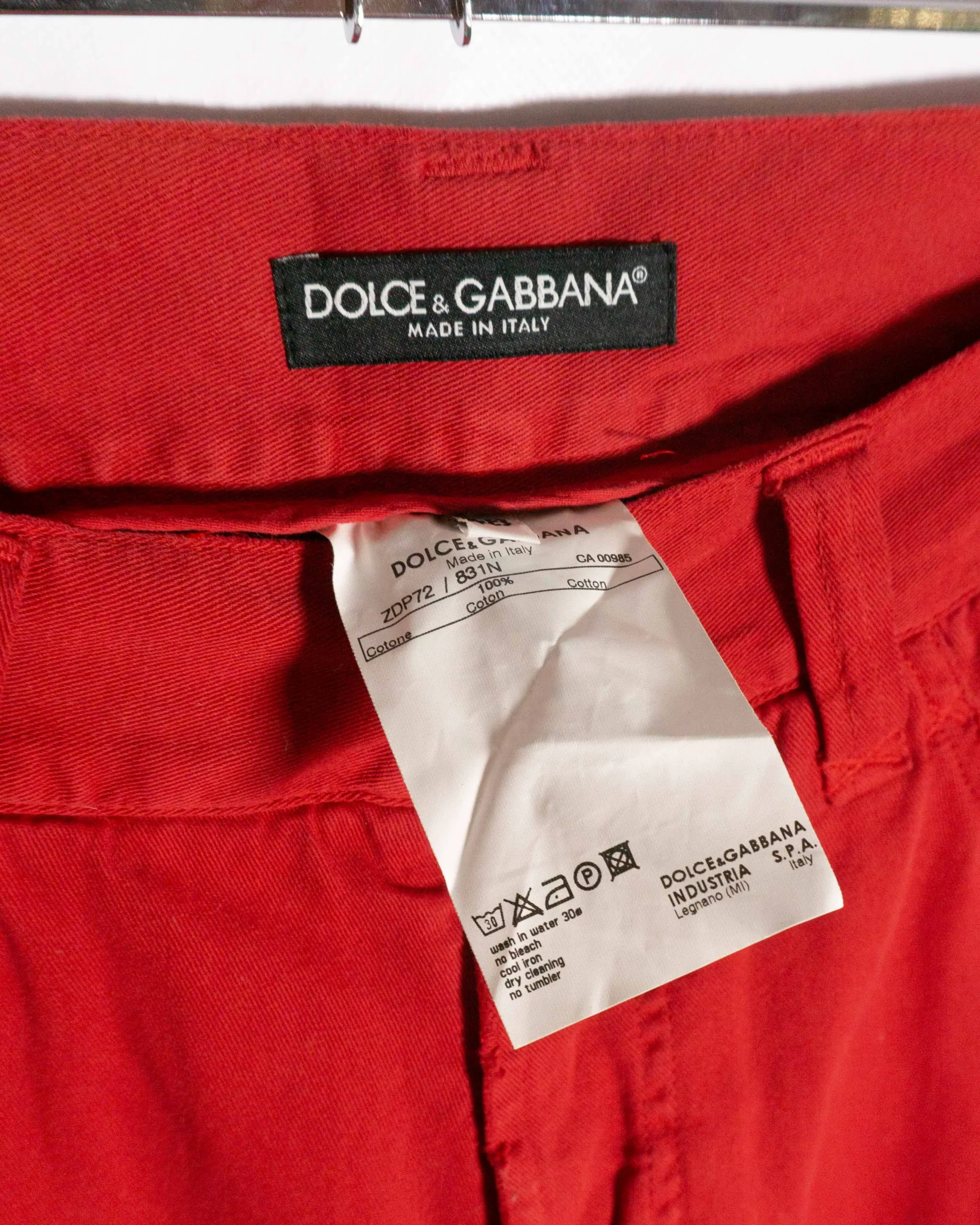 Pantalón Dolce Gabbana rojo 48 - Lacaie Vintage Pantalón Dolce Gabbana rojo 48 - Imagen 2 - Lacaie Vintage