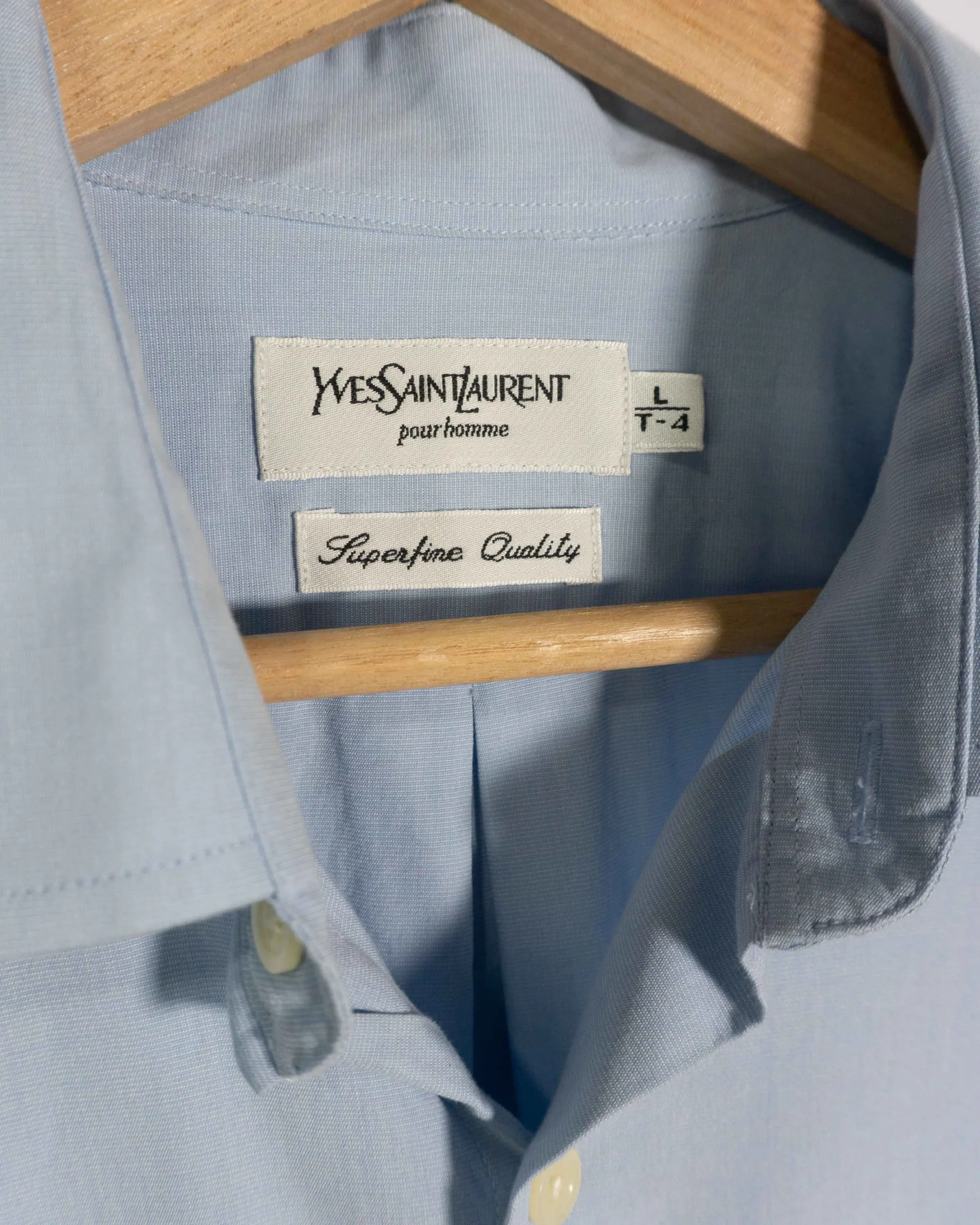 Camisa Yves Saint Laurent vintage 90s azul claro L - Lacaie Vintage Camisa Yves Saint Laurent vintage 90s azul claro L - Imagen 3 - Lacaie Vintage