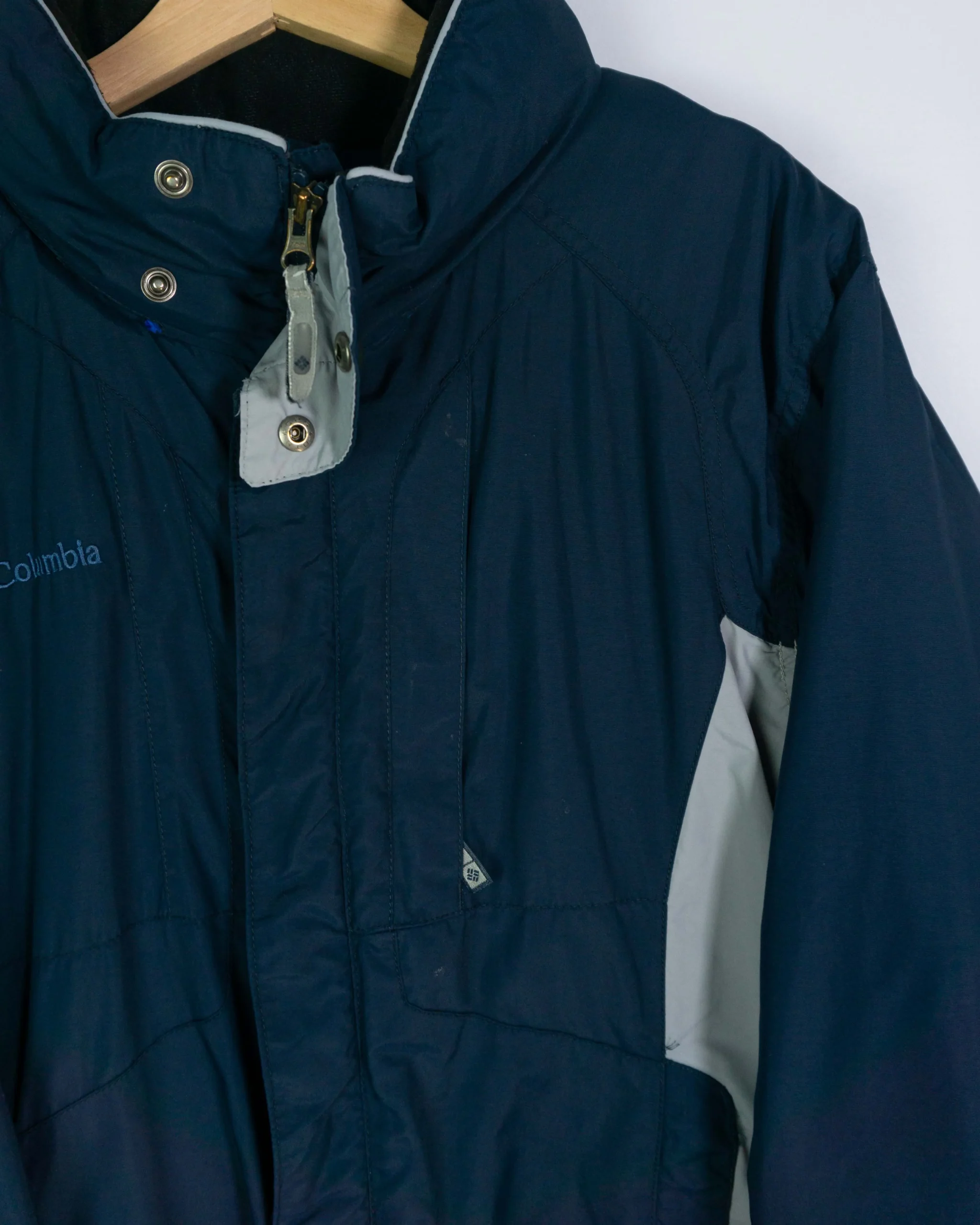 Abrigo Columbia vintage 00s azul marino/gris M - Lacaie Vintage Abrigo Columbia vintage 00s azul marino/gris M - Imagen 9 - Lacaie Vintage