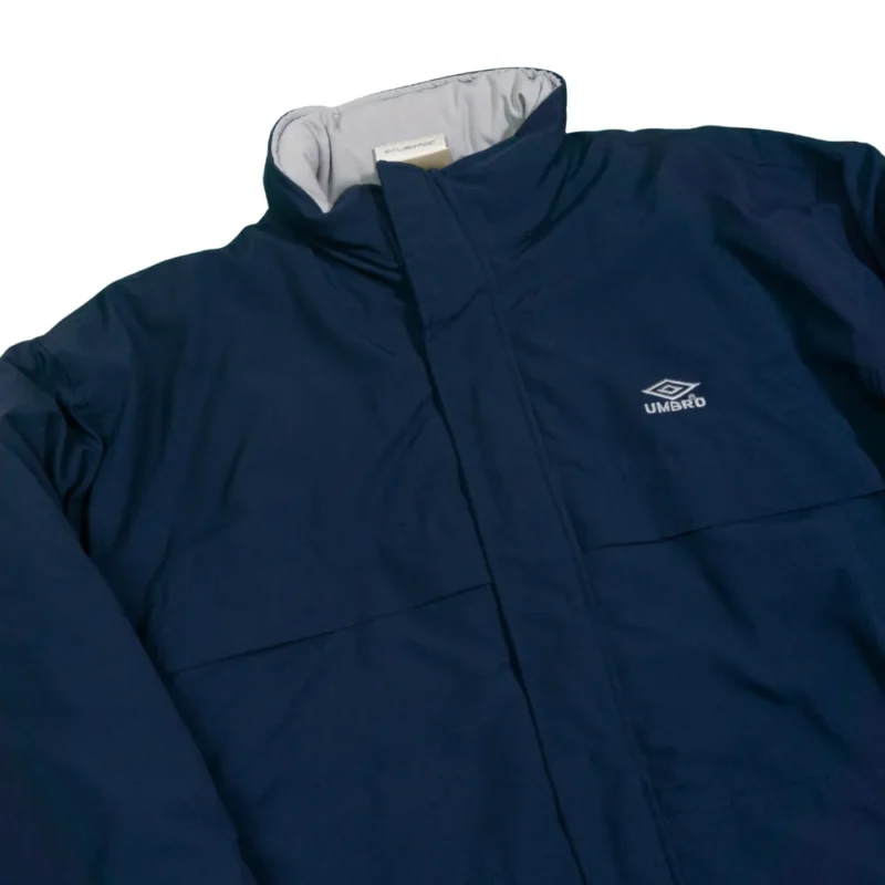 Abrigo Umbro vintage 00s azul marino L - Imagen 2 - Lacaie Vintage
