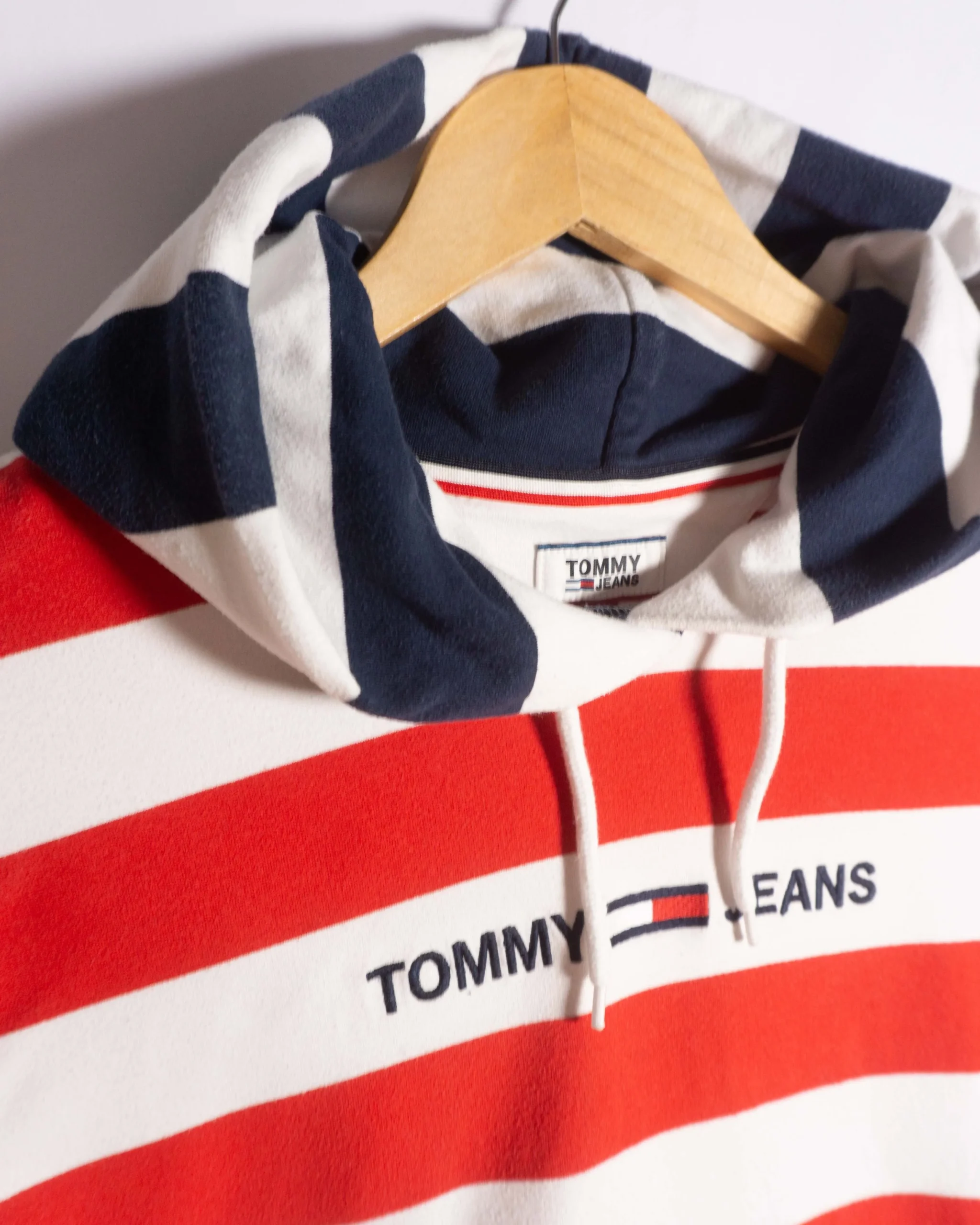 Sudadera crop Tommy Jeans azul marino/rojo/blanco S - Lacaie Vintage Sudadera crop Tommy Jeans azul marino/rojo/blanco S - Imagen 2