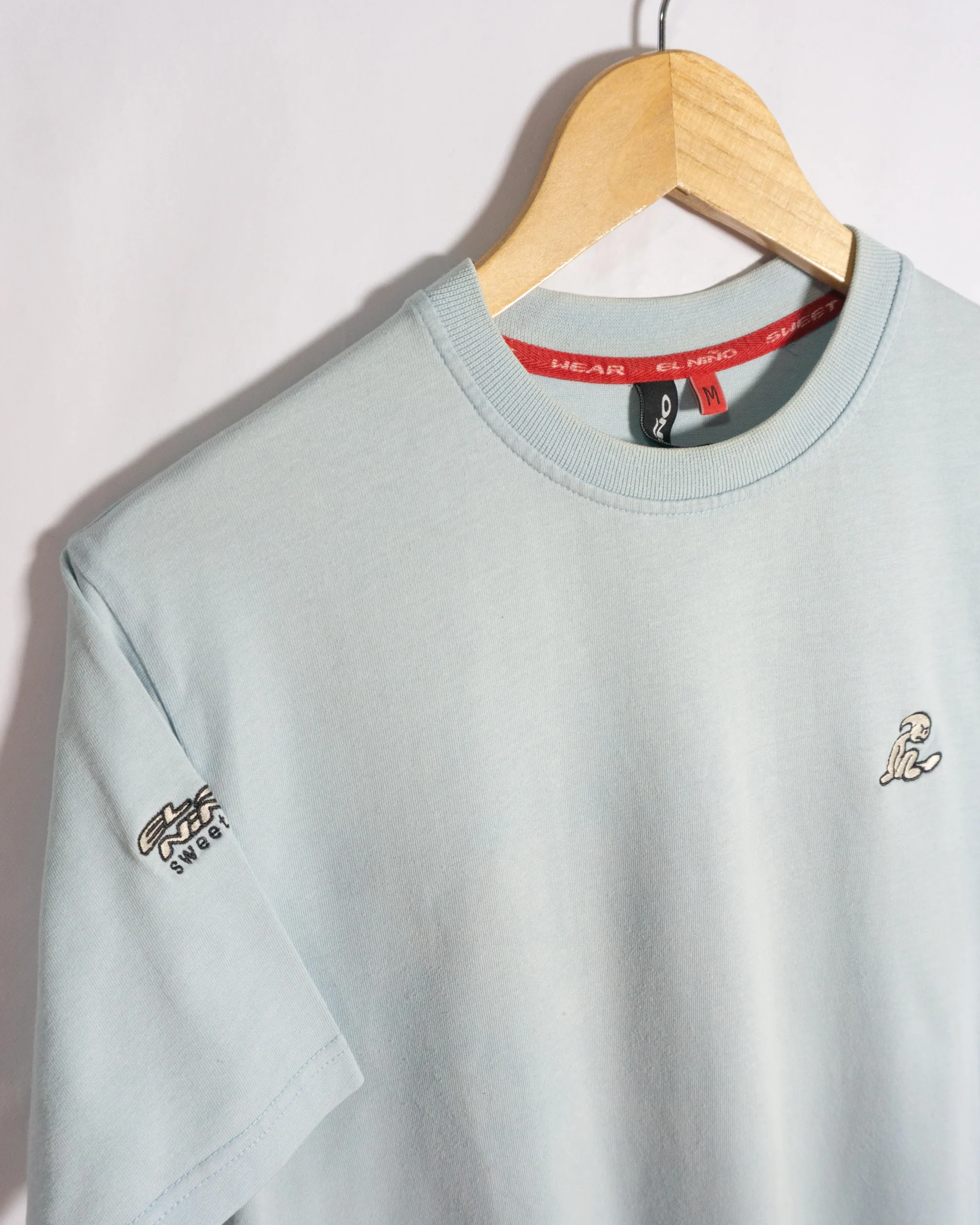 Camiseta El Niño Y2K azul claro M - Lacaie Vintage Camiseta El Niño Y2K azul claro M - Imagen 2