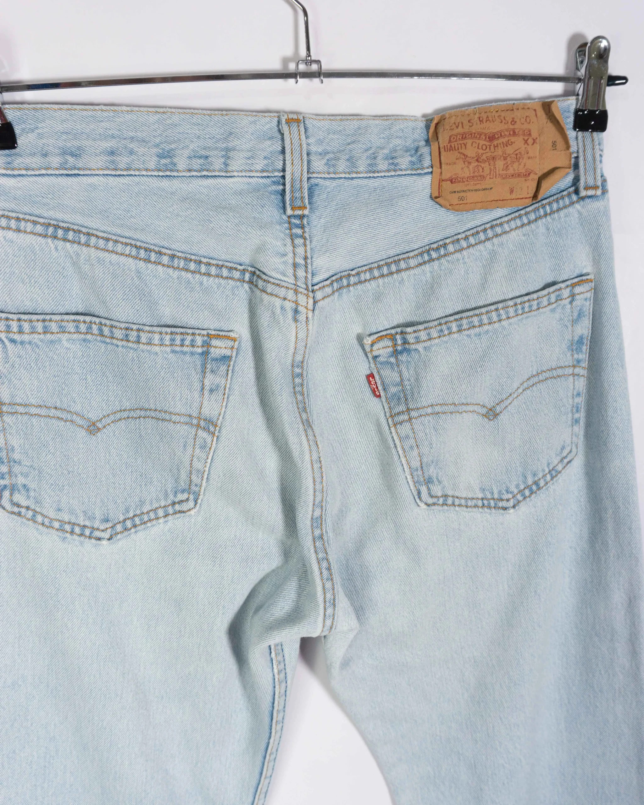 Vaquero Levis vintage 90s Made in USA azul claro W32 - Lacaie Vintage Vaquero Levis vintage 90s Made in USA azul claro W32 - Imagen 4