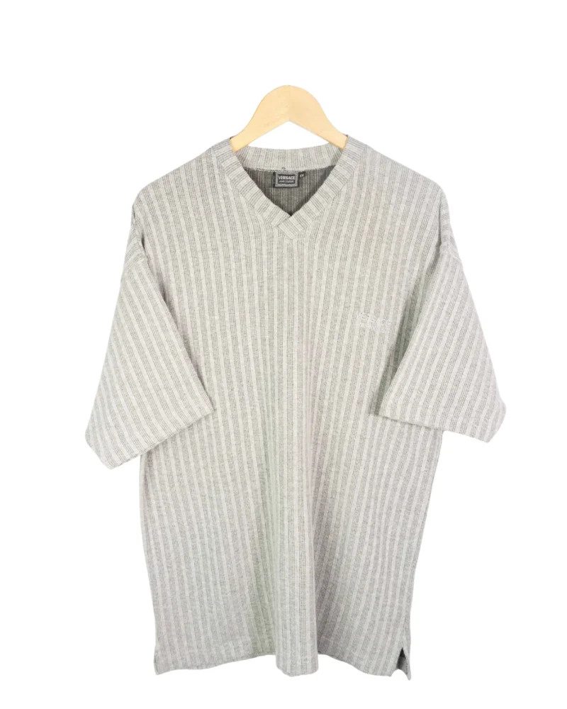 Tienda de ropa vintage online en España - Lacaie Vintage Camiseta cuello pico Versace bootleg vintage 90s gris XXL