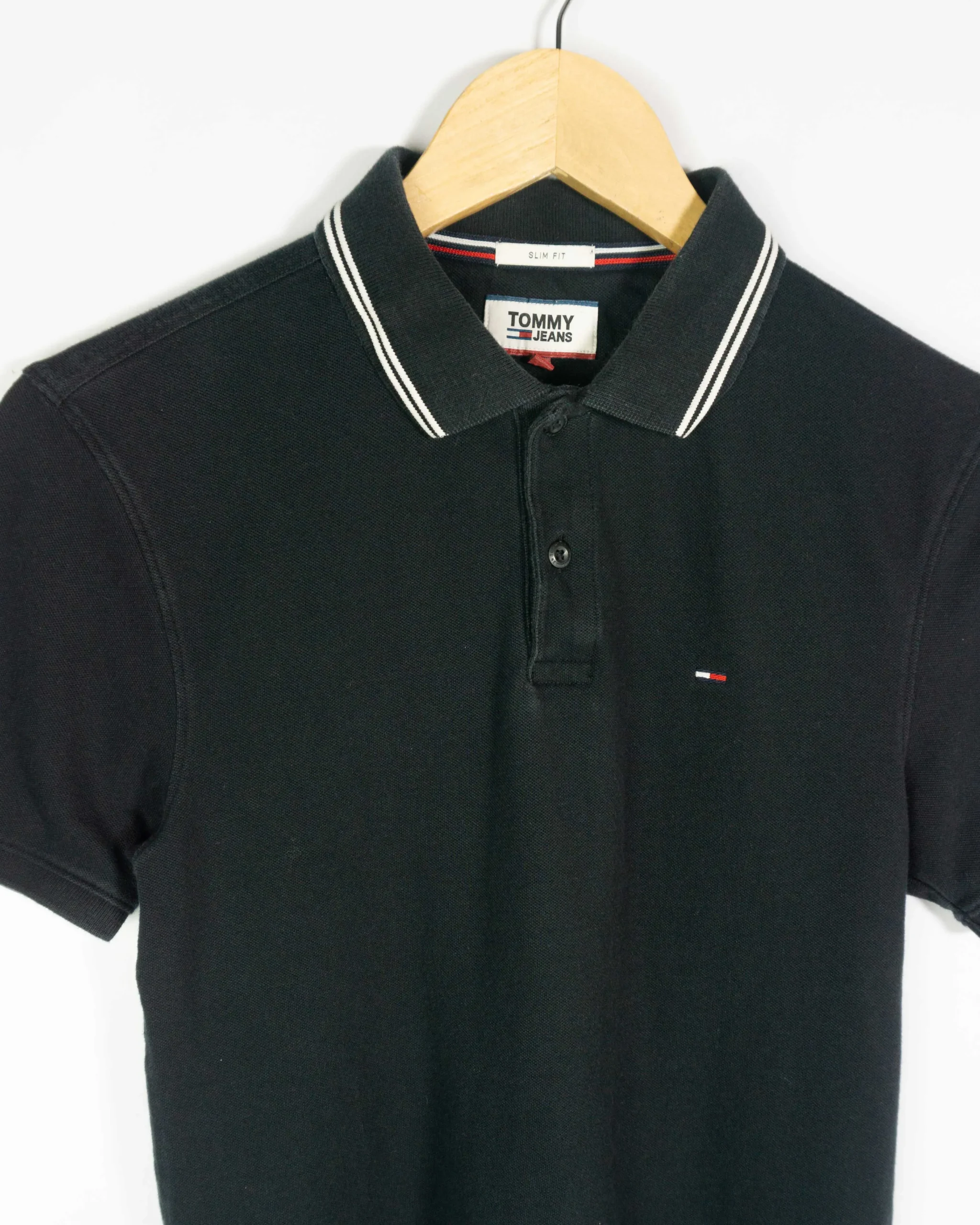 Polo Tommy Jeans negra S - Lacaie Vintage Polo Tommy Jeans negra S - Imagen 2