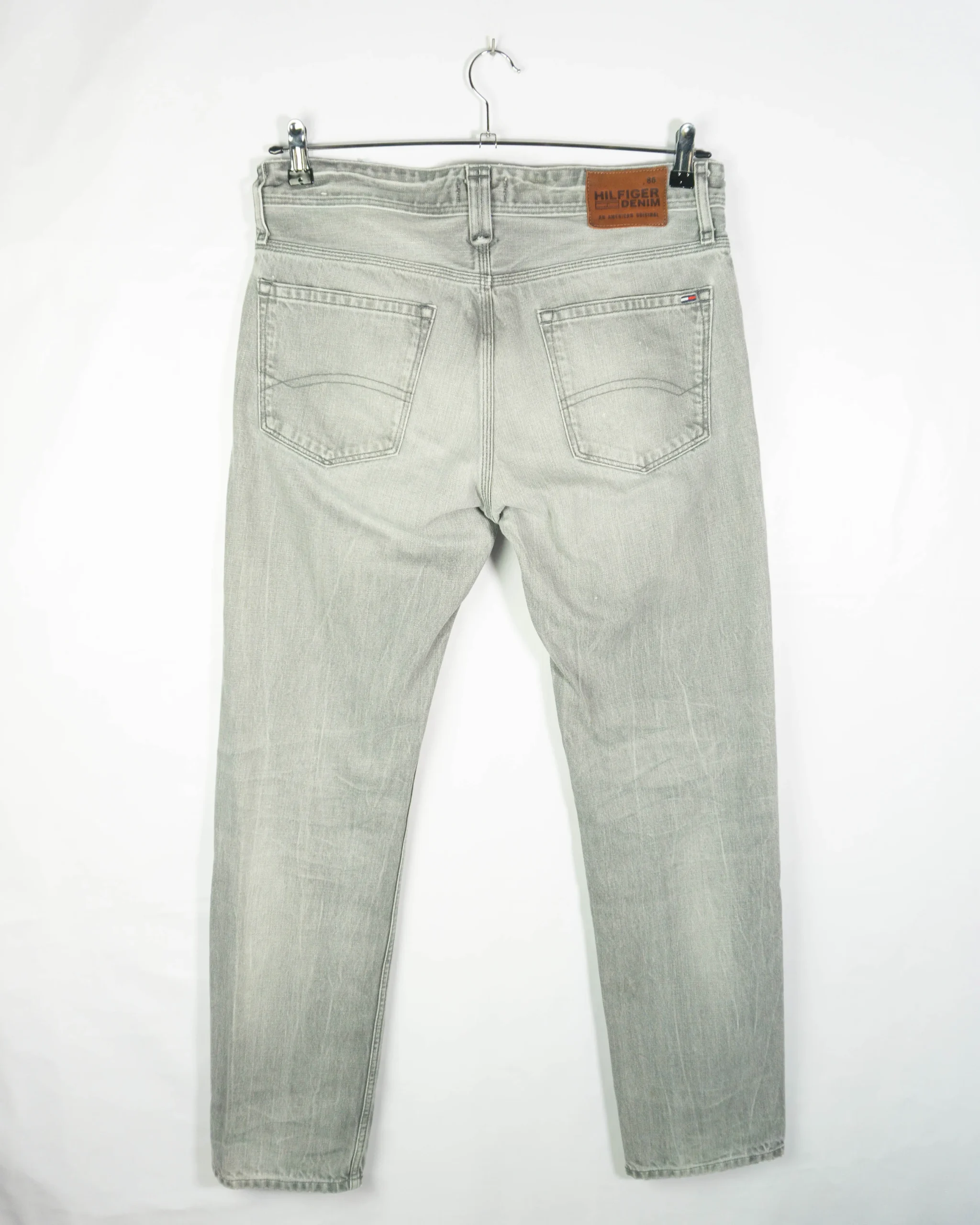 Pantalón vaquero Hilfiger Denim gris 32 - Lacaie Vintage Pantalón vaquero Hilfiger Denim gris 32 - Imagen 3